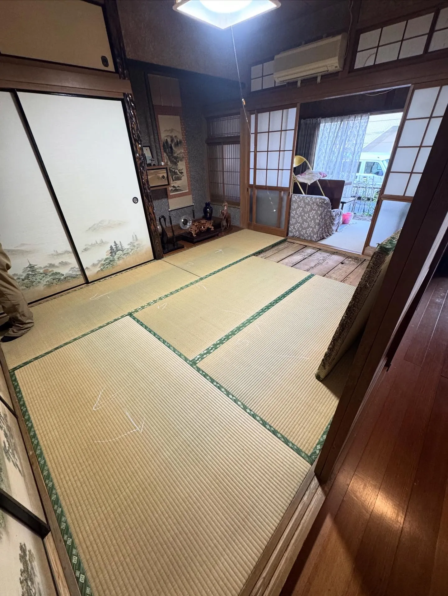 金沢屋 折尾・黒崎店 この度、畳の張替えを行うために畳を上げ...